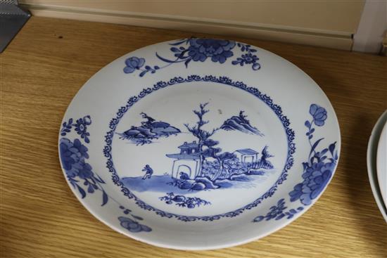 Five Chinese blue and white plates diameter 29cm